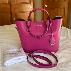 Michael Kors Saffiano Bucket Bag